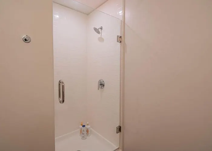 Apartament Stunning High Rise Dt Pool, Gym, Parking *