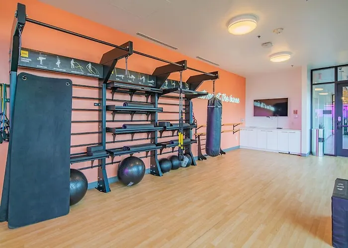 Stunning High Rise Dt Pool, Gym, Parking Phoenix