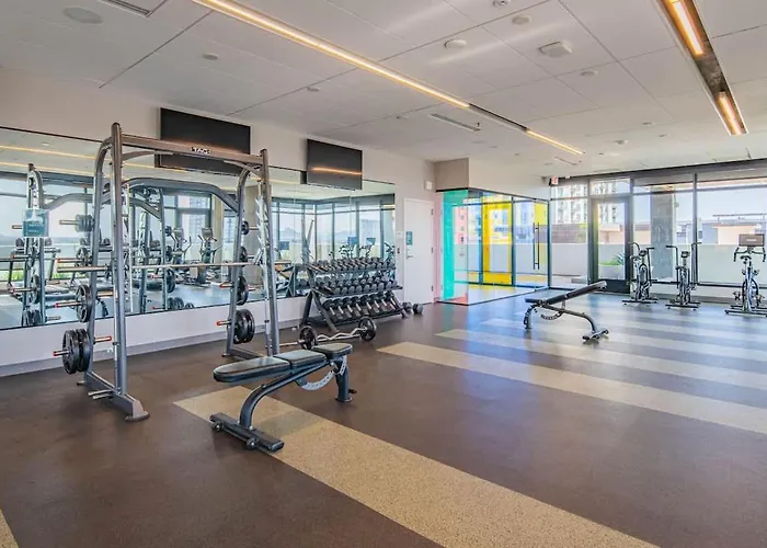 Stunning High Rise Dt Pool, Gym, Parking Phoenix