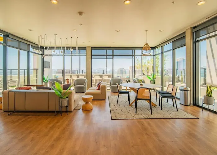 Stunning High Rise Dt Pool, Gym, Parking Apartament Phoenix
